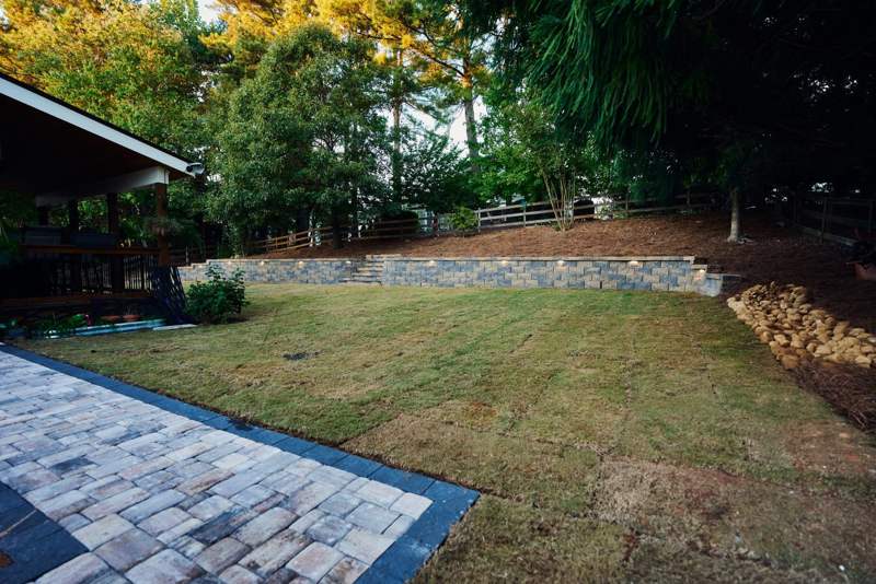 stone retaining wall and walkway detail in Forsyth County GA